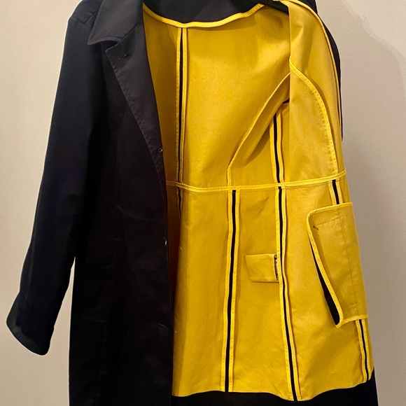 Brooks Brothers Women’s Raincoat - Picture 3 of 3